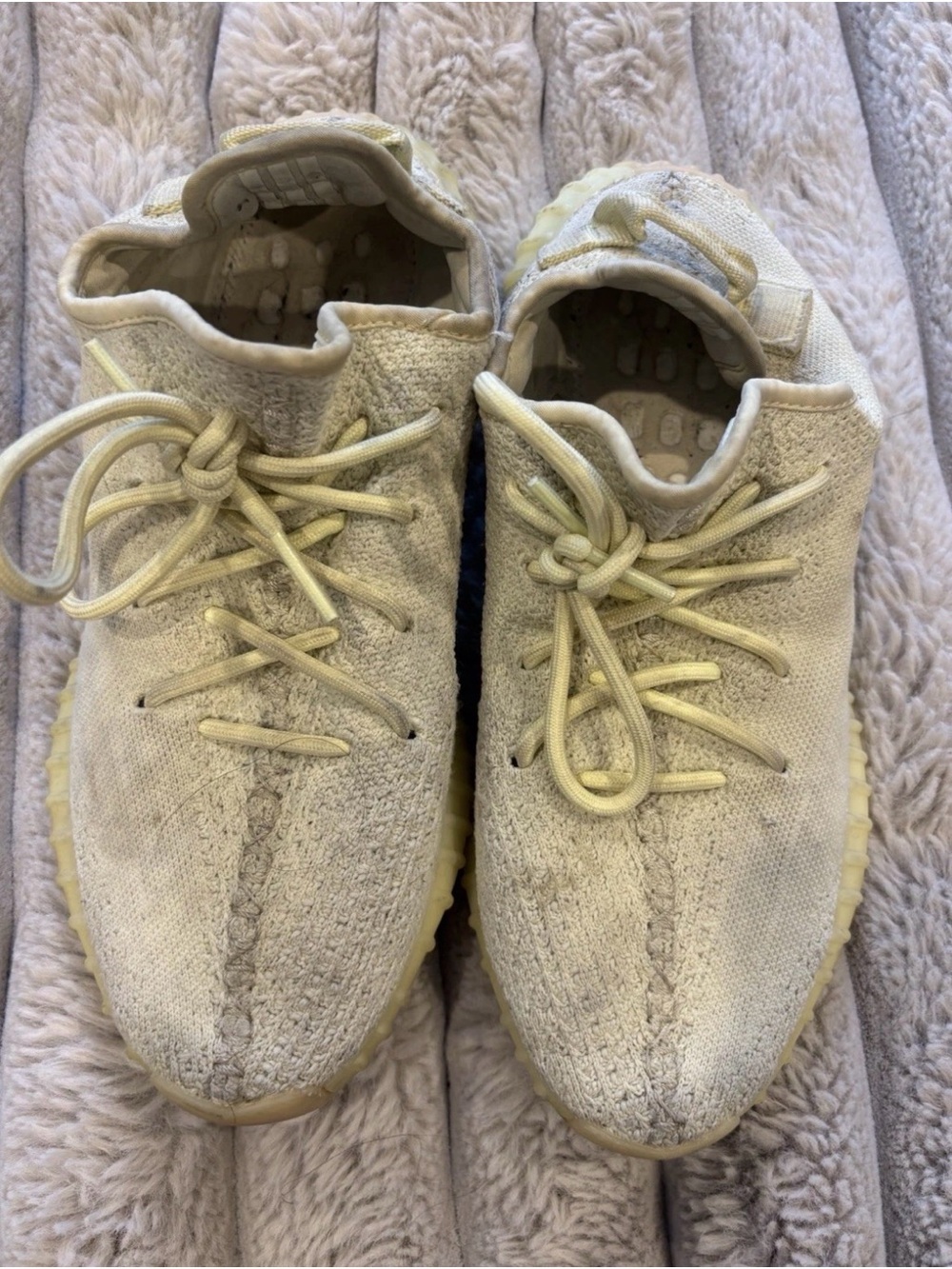 adidas Yeezy Boost 350 V2 color Butter Men’s US 10 Sneakers Shoes